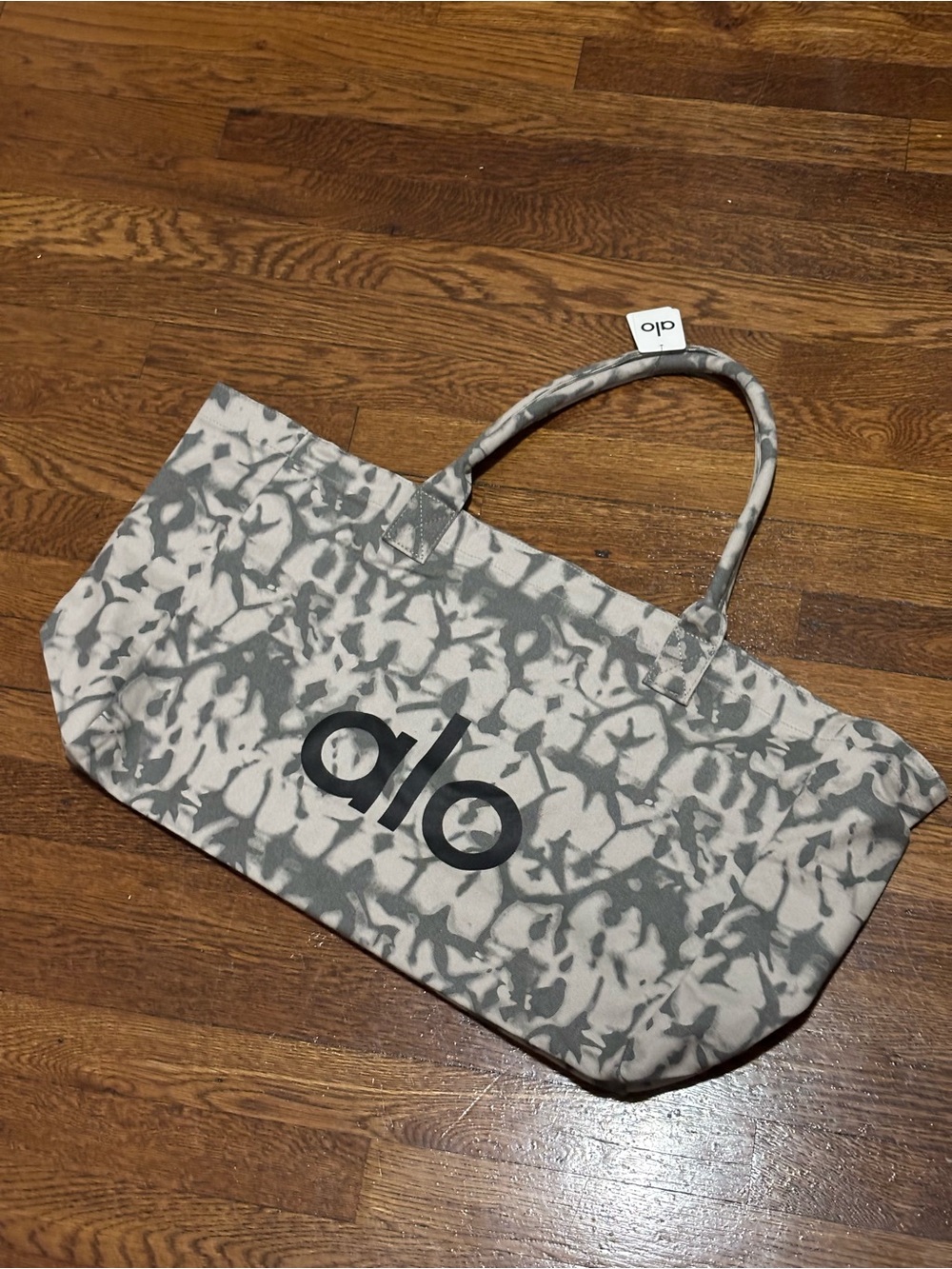 ALO Yoga Gray Camouflage Logo Tote - Picture 4 of 6